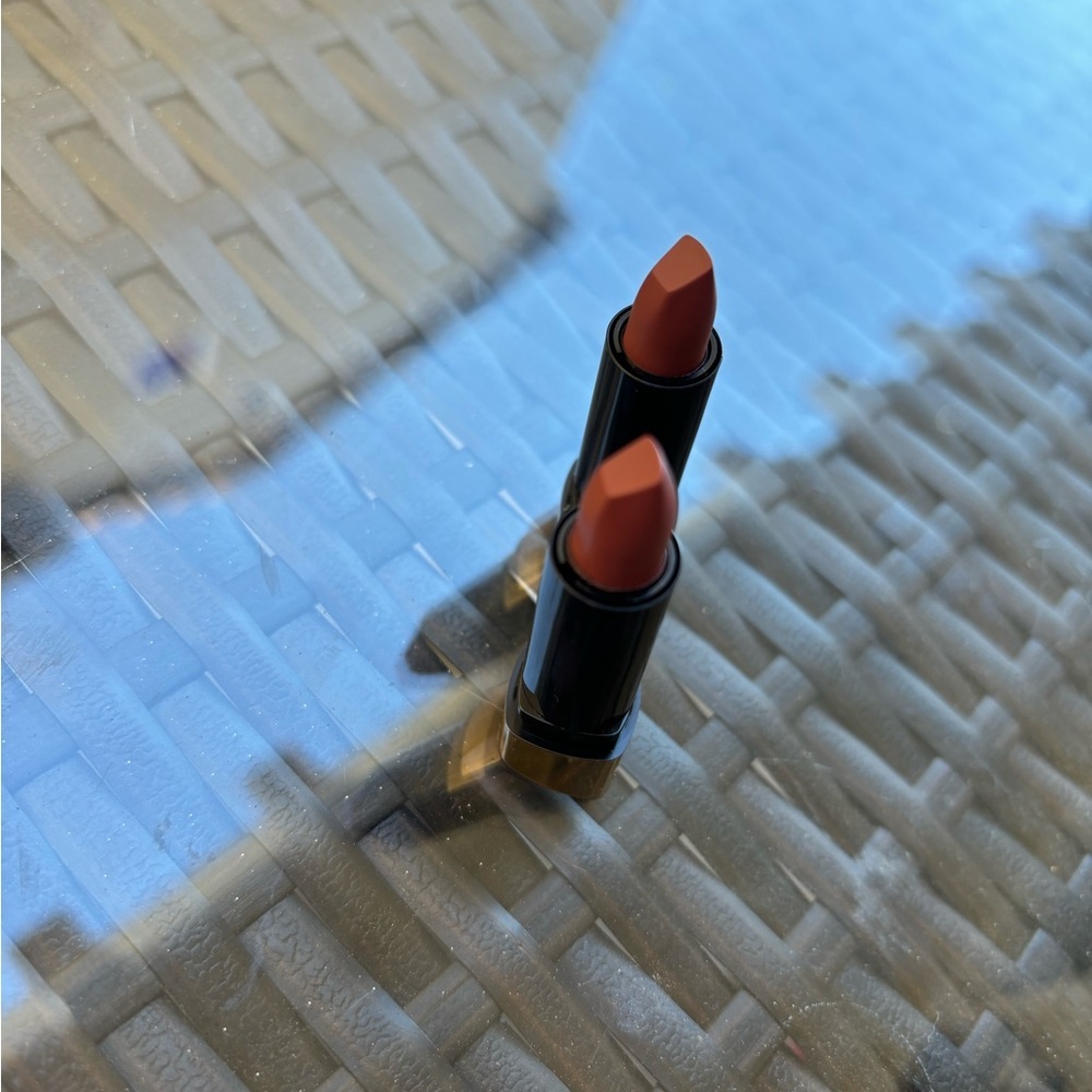 Hourglass Lipstick in Dahlia x2 - Picture 3 of 4